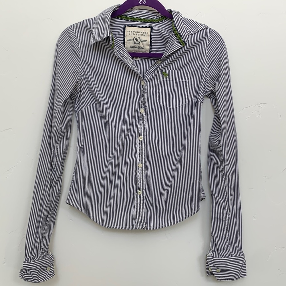 Blue White stripe Abercrombie and Fitch Button Down Women’s Shirt Size small